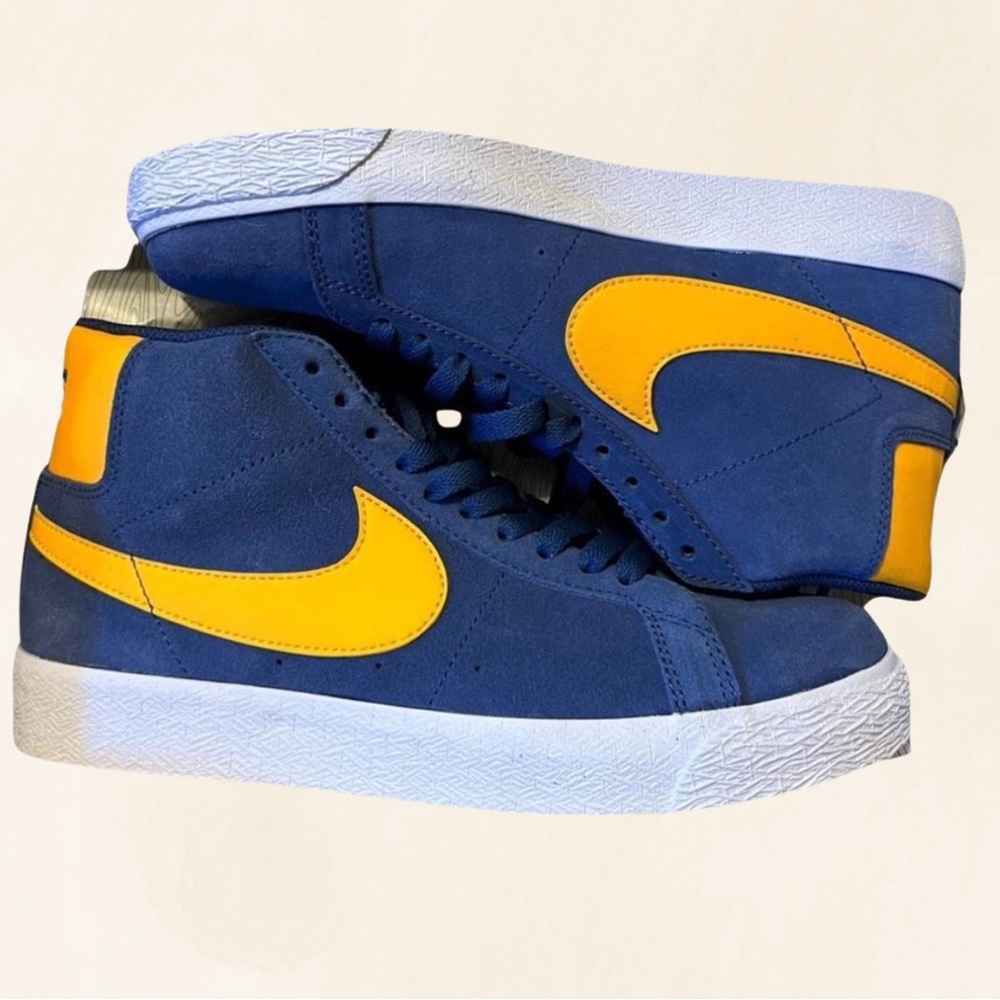 Nike Blazer Mid Size 8 W and 6.5 Men Navy and Yellow Suede